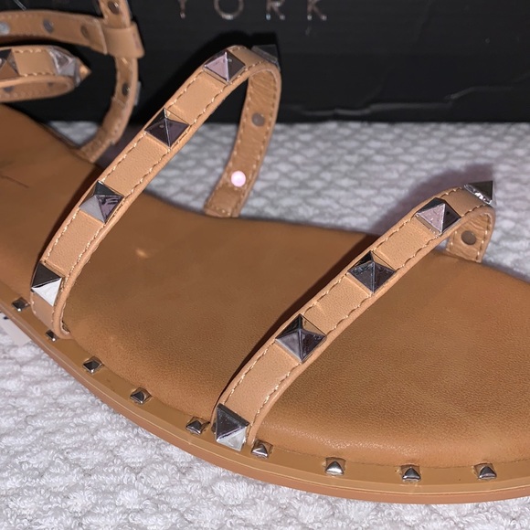 Nicole Miller Tanny Tan Sandals - Picture 3 of 12
